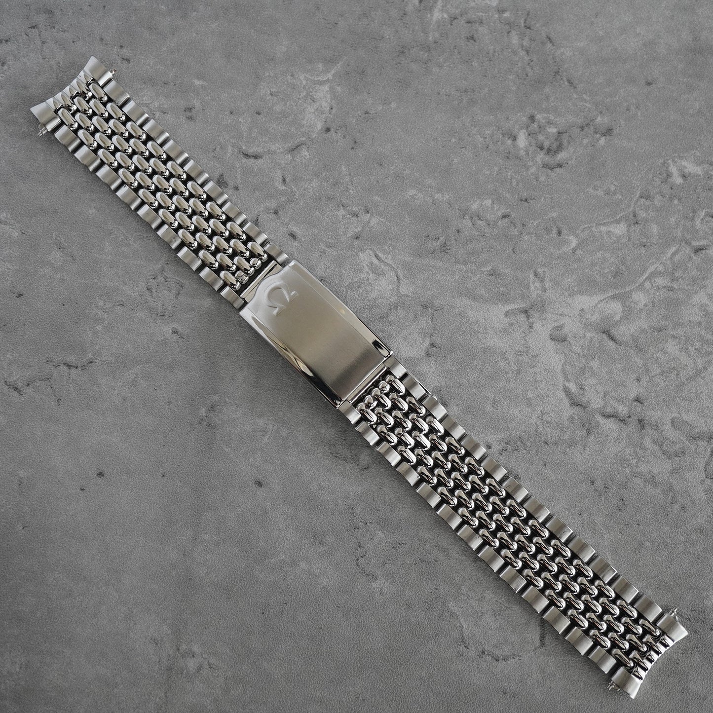 OMEGA BRACELET POLISHING  1036 FF511