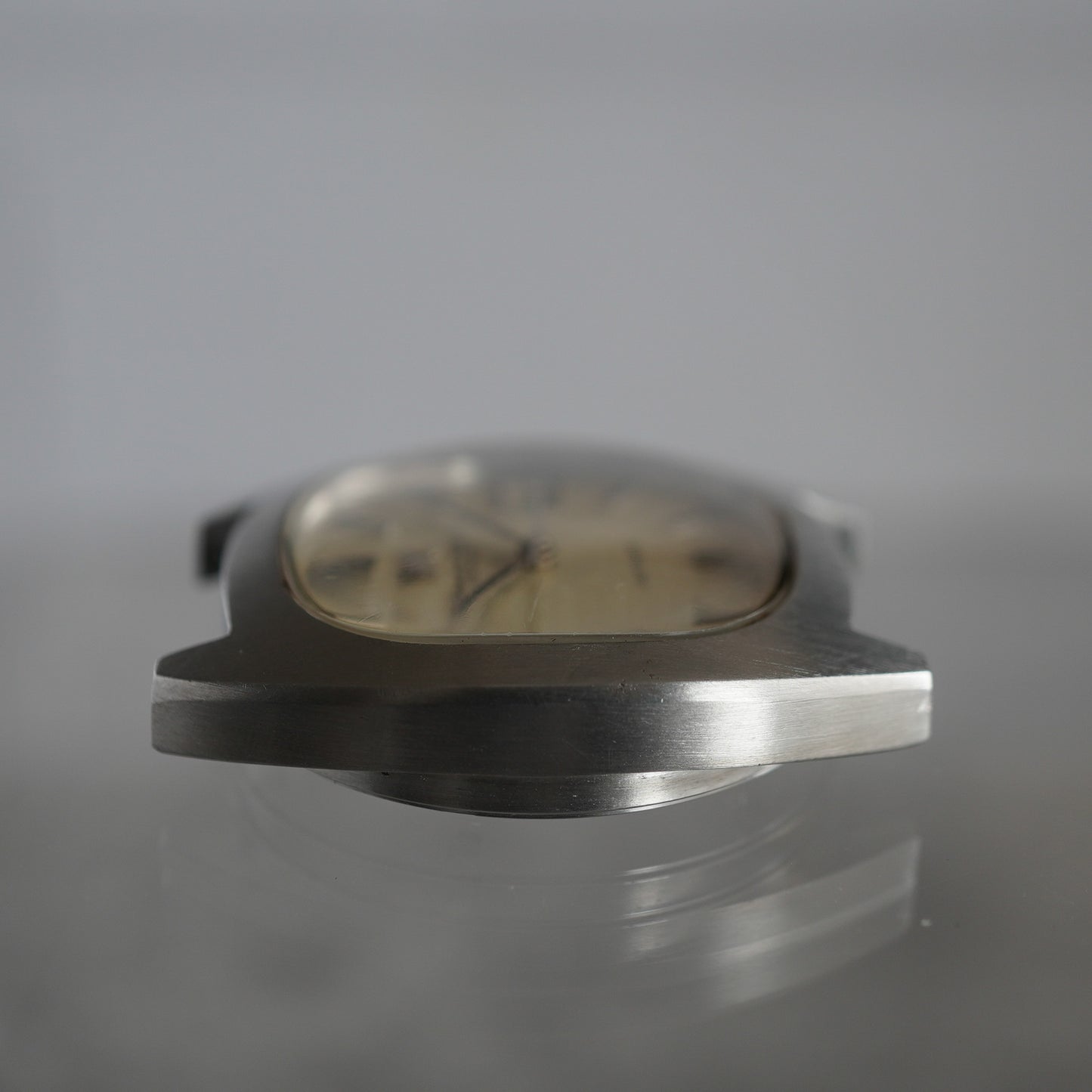 IWC TV Screen Car. 8541B