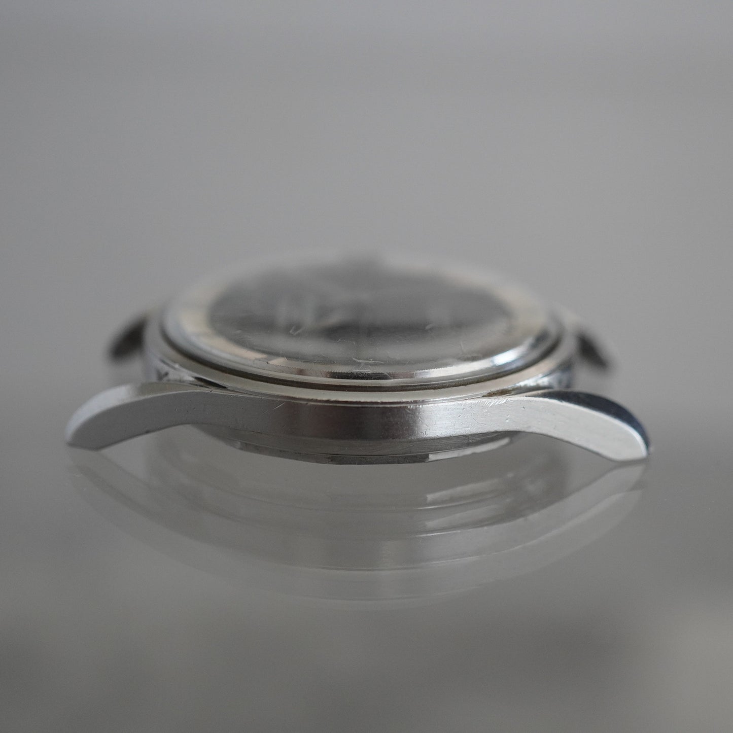 UNIVERSAL GENEVE Polerouter Date Microtor Cal 215-2